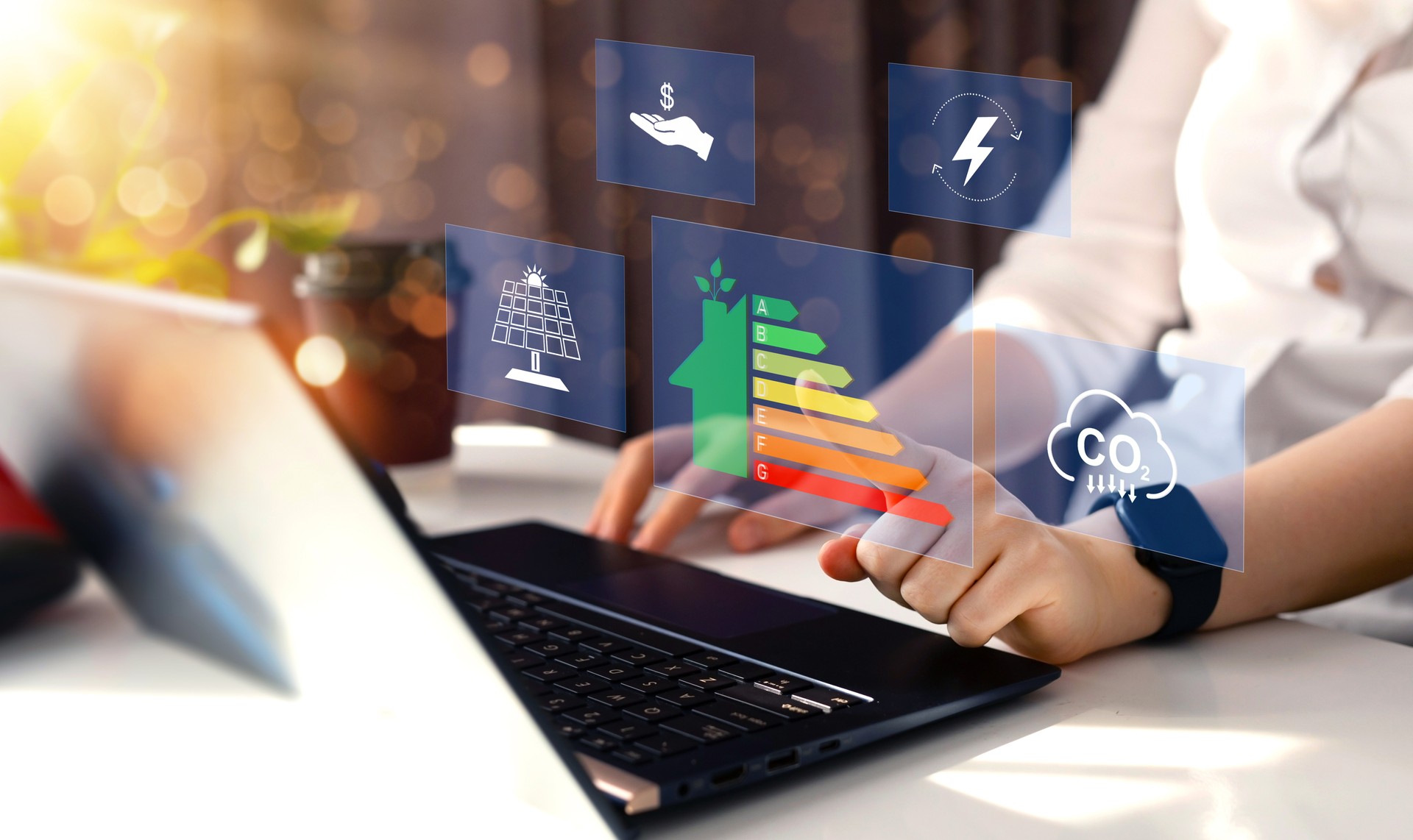 Concepto de calificación energética de eficiencia. Desarrollo sostenible y casa ecológica. Casa ecológica con bajo consumo en reforma con aislamiento.